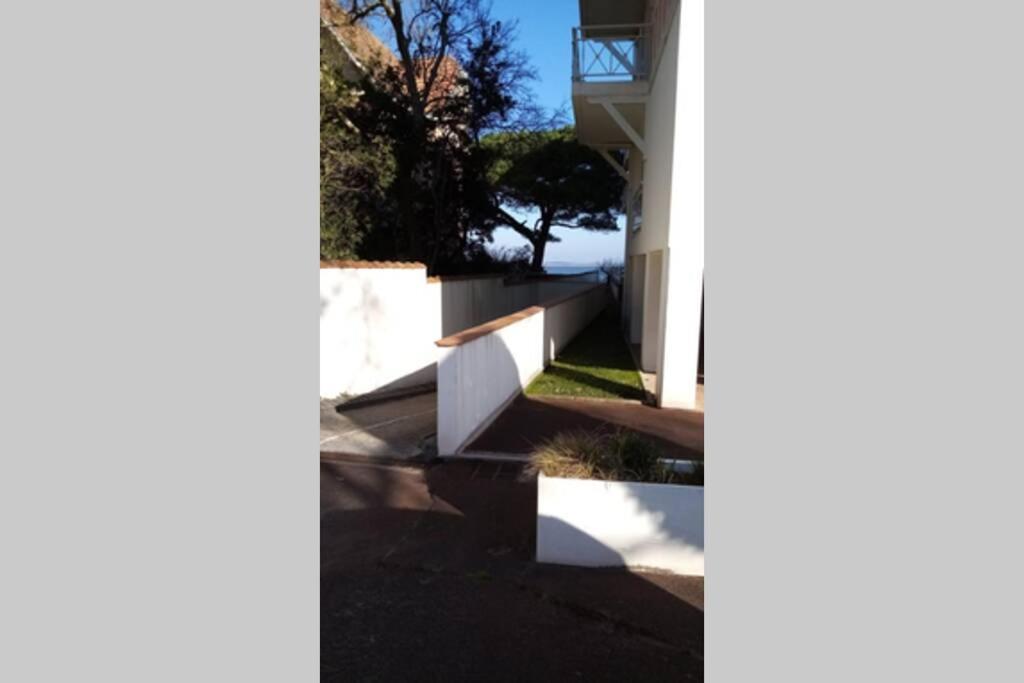 Appart Sur La Plage Pied Dans L Eau Avec Terrasse Jardin Vue Sur Le Bassin Depuis La Terrasse , Parking Аркашон Екстериор снимка